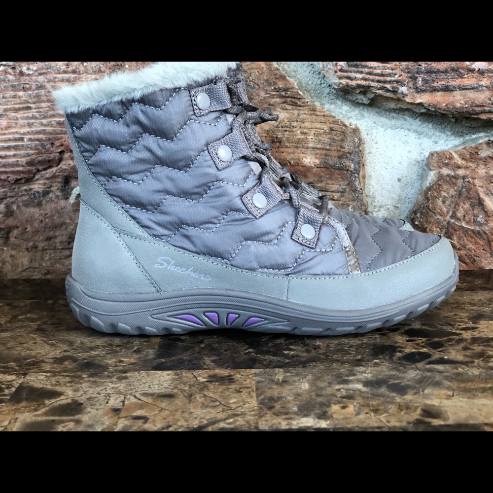 NEW Skechers Women's Relaxed Fit boots - Picture 15 of 16
